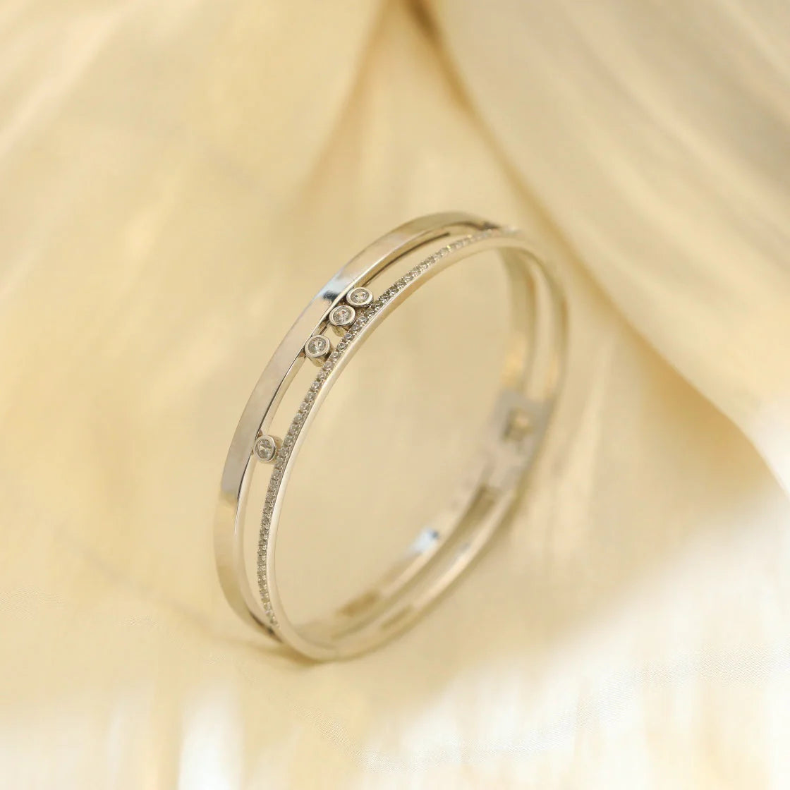 [Blue Tears Jewelry]Move Romane Diamond Bangle Bracelet