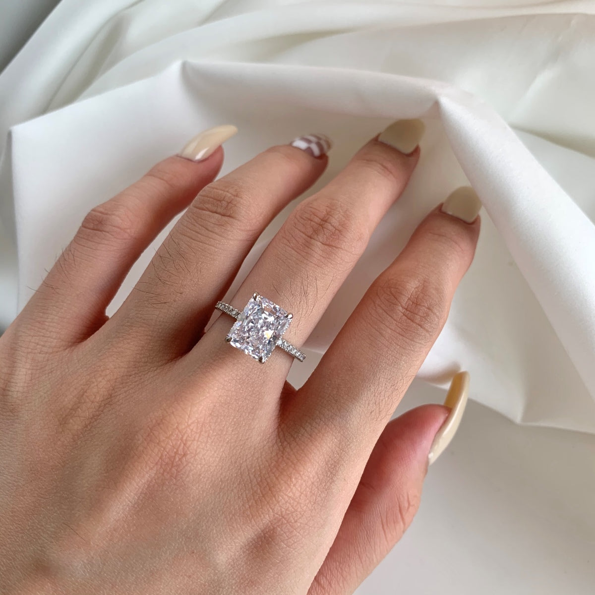 [Nova Jewelry]4.0 Carat Luxurious Engagement Ring