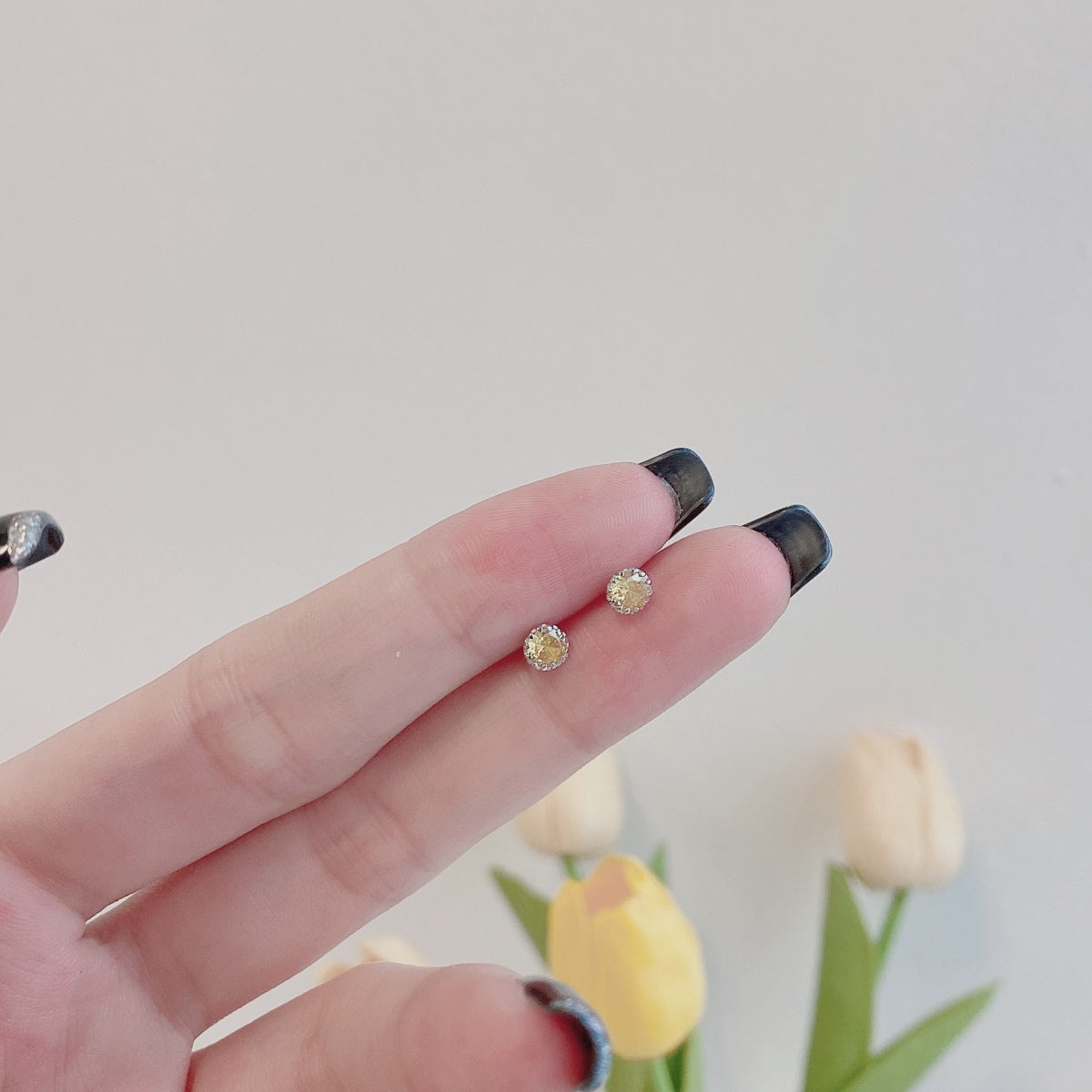 [Nova Jewelry]Sparkling Colorful Round Shape Earrings