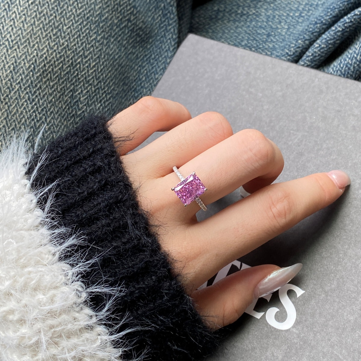 [Nova Jewelry]4.0 Carat Luxurious Engagement Ring