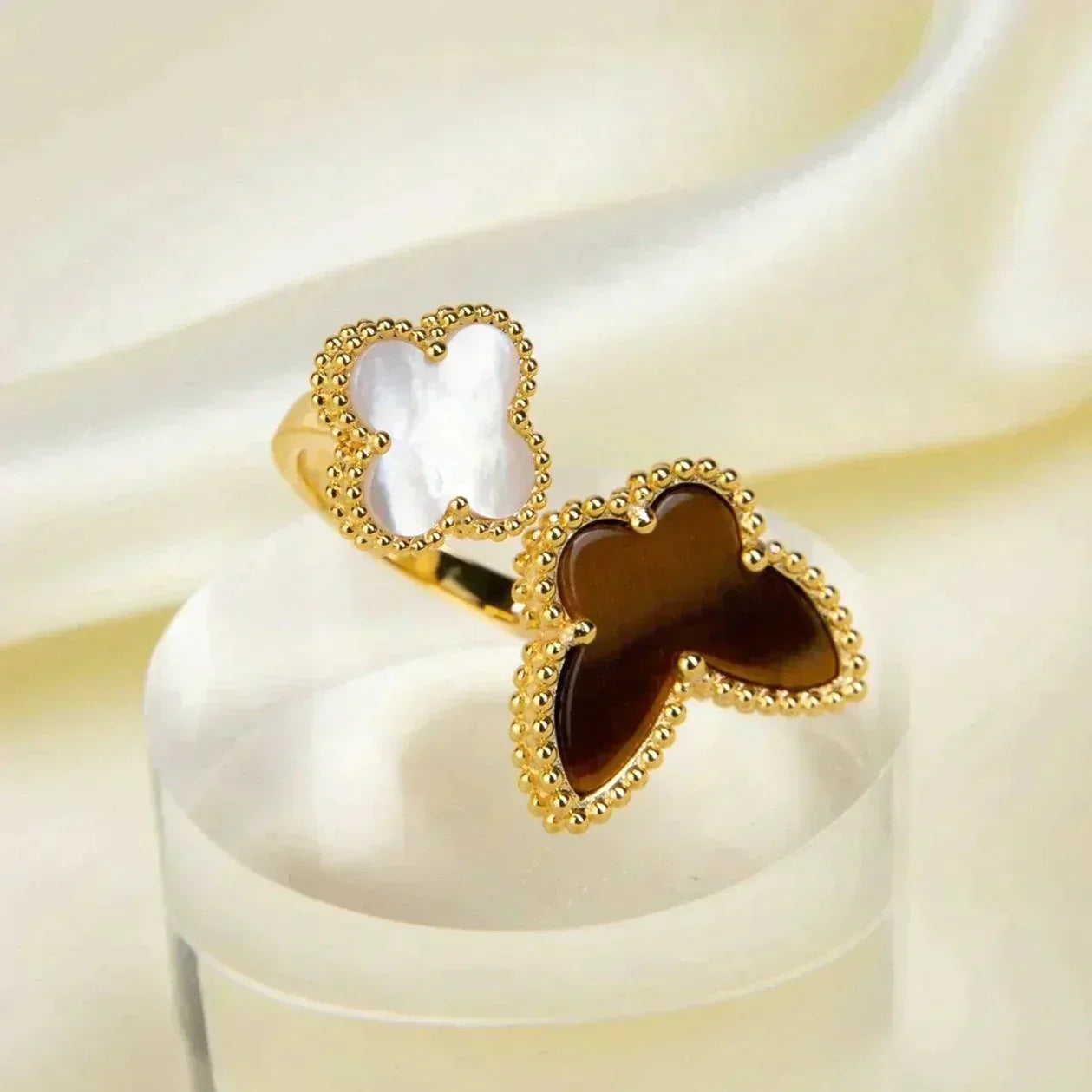 [BLUE TEARS]LUCKY BETWEEN THE FINGER RING