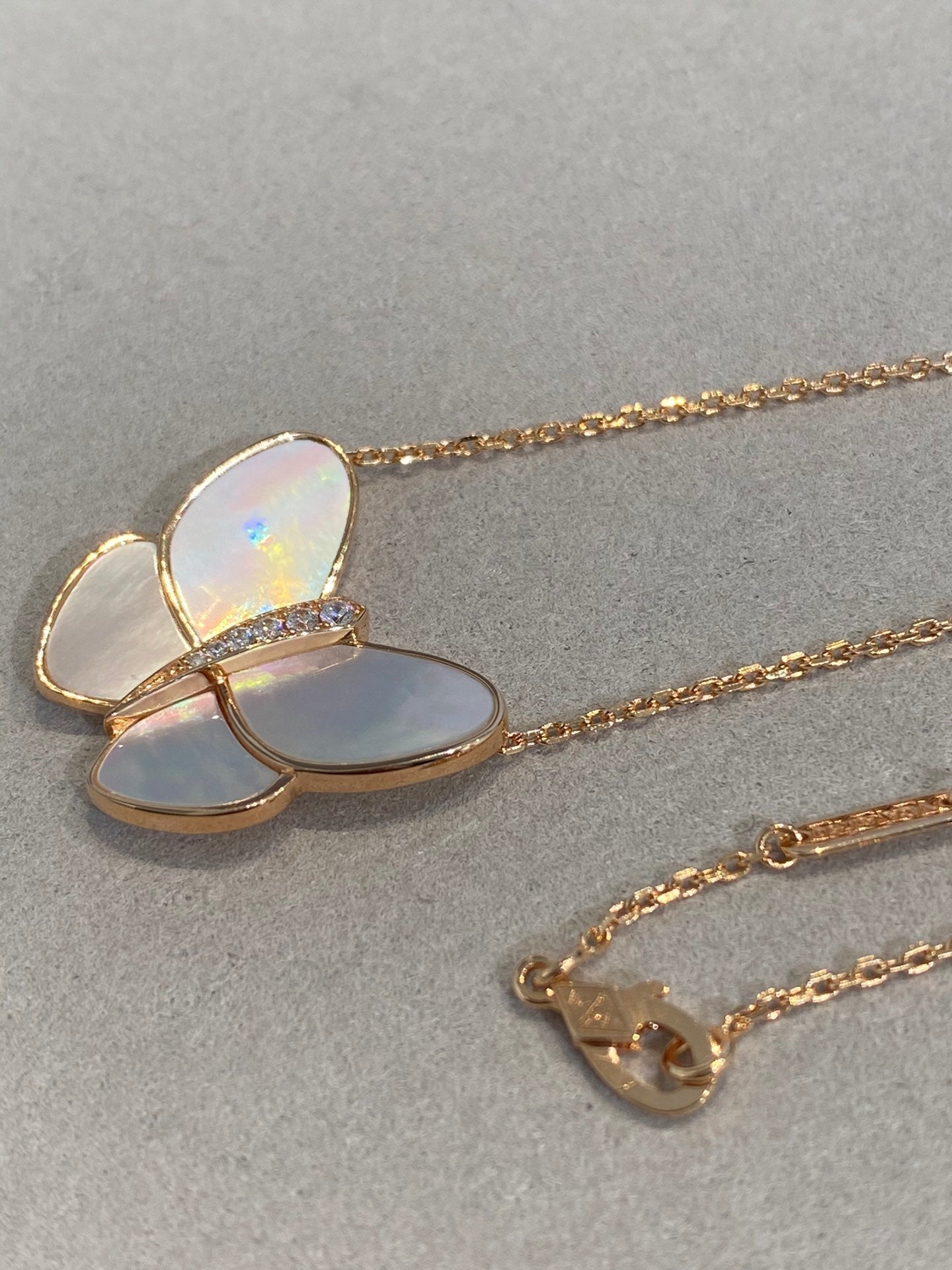 [BLUE TEARS]BUTTERFLY GOLD MOP DIAMOND NECKLACE