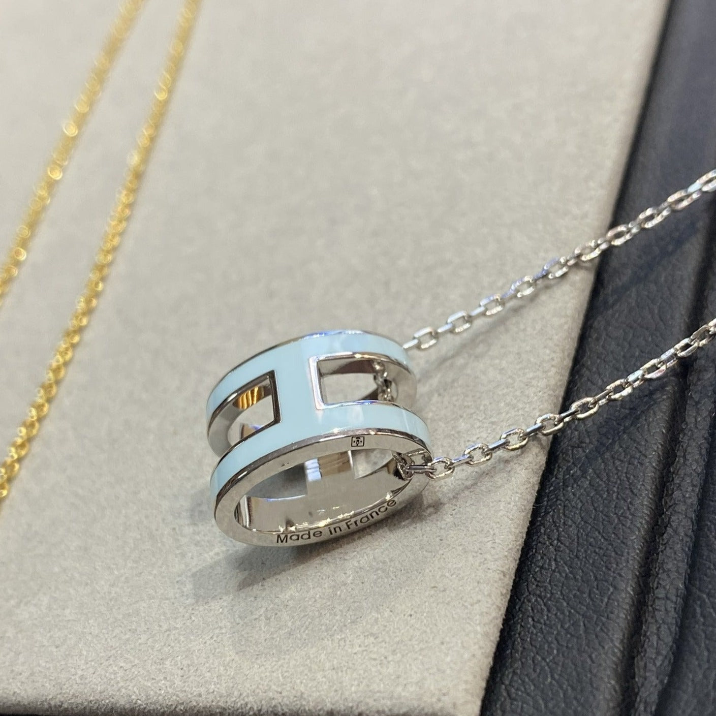 [BLUE TEARS]POP H LIGHT BLUE NECKLACE