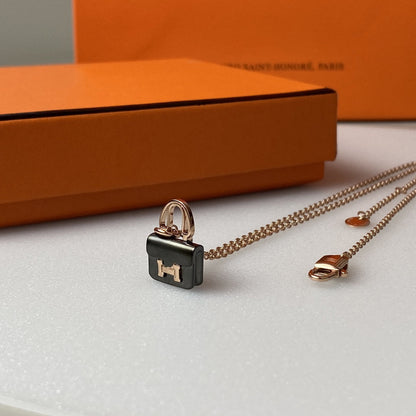 [BLUE TEARS]CONSTANCE BLACK PEDANT PINK GOLD NECKLACE