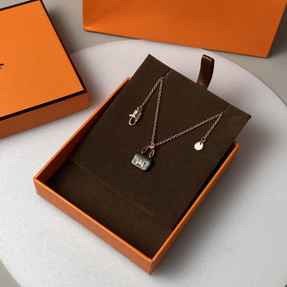 [BLUE TEARS]CONSTANCE BLACK PEDANT PINK GOLD NECKLACE