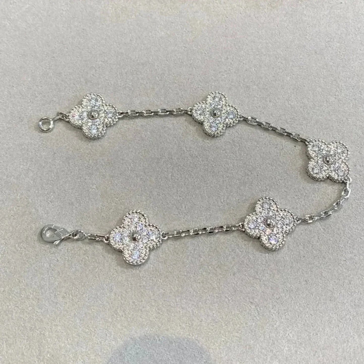 [ブルーティアーズ]クローバー 5モチーフ ダイヤモンドブレスレット シルバー