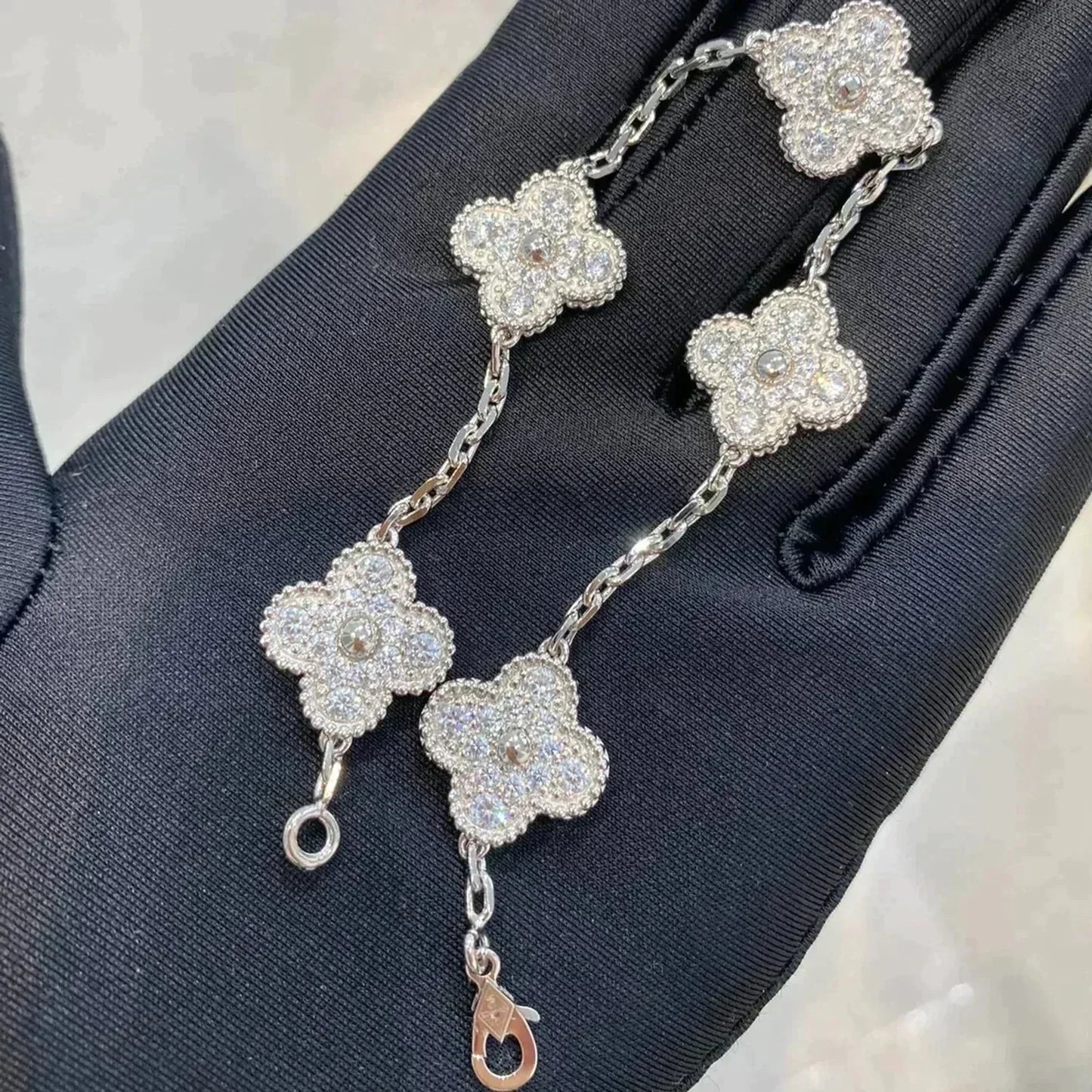 [ブルーティアーズ]クローバー 5モチーフ ダイヤモンドブレスレット シルバー