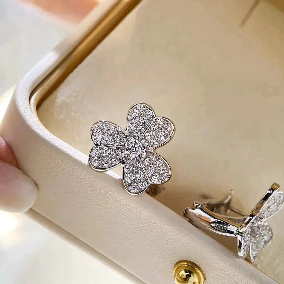 [BLUE TEARS]CLOVER COMOS DIAMOND EARRINGS SILVER