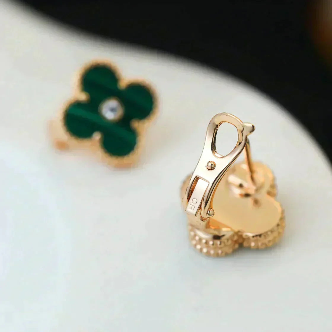 [BLAUE TRÄNEN]CLOVER MEDIUM 1 MOTIFS MALACHIT DIAMANT OHRRINGE