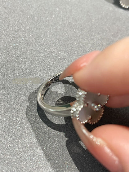 [BLUE TEARS]CLOVER SILVER MOP DIAMOND RING
