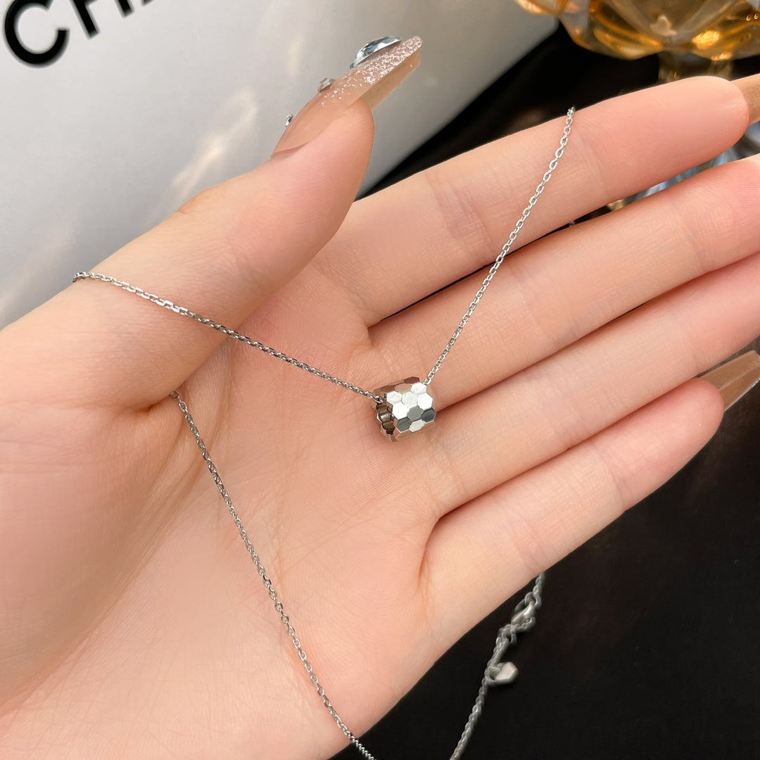 [BLUE TEARS]BEE MINI NECKLACE