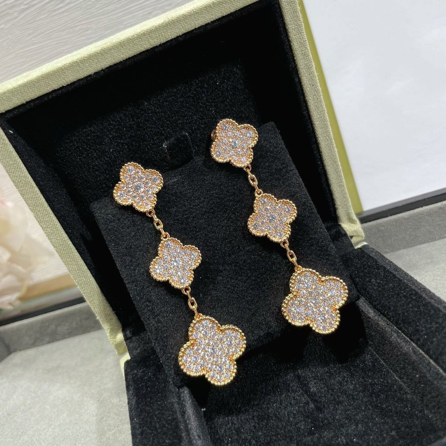 [BLUE TEARS]CLOVER 3 MOTIFS DIAMOND PAVED ROSE GOLD EARRINGS