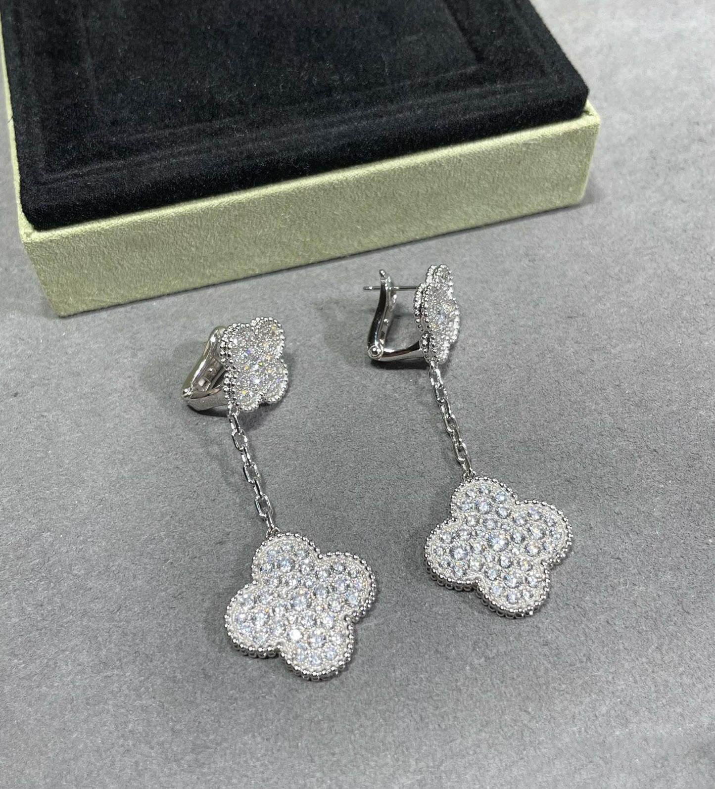 [BLUE TEARS]CLOVER 2 MOTIFS DIAMOND PAVED SILVER EARRINGS