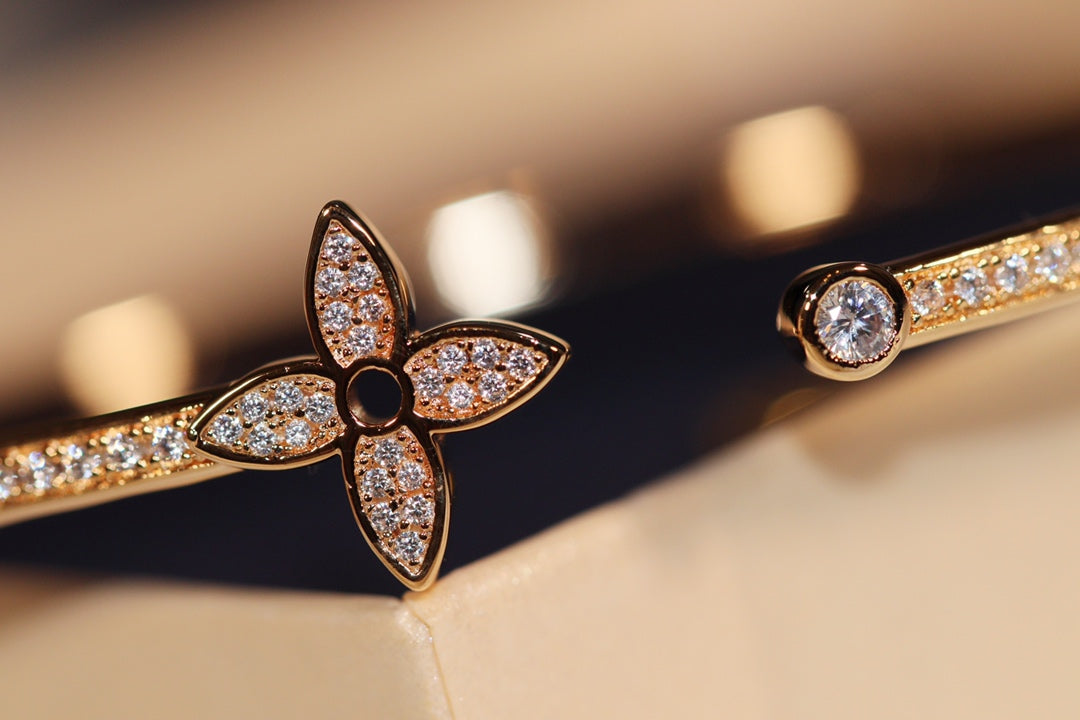 [BLUE TEARS]IDYLLE GOLD OPEN BRACELET DIAMOND PAVED