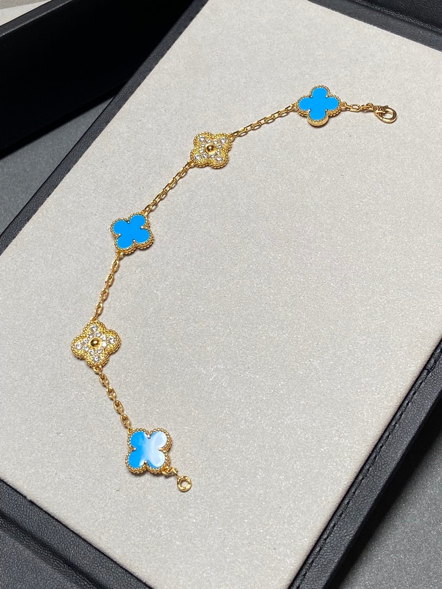 [BLUE TEARS]CLOVER 5 MOTIF BLUE CHALCEDONY DIAMOND GOLD BRACELET