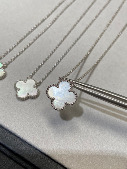 [BLUE TEARS]CLOVER MEDIUM SILVER WHITE MOP NECKLACE