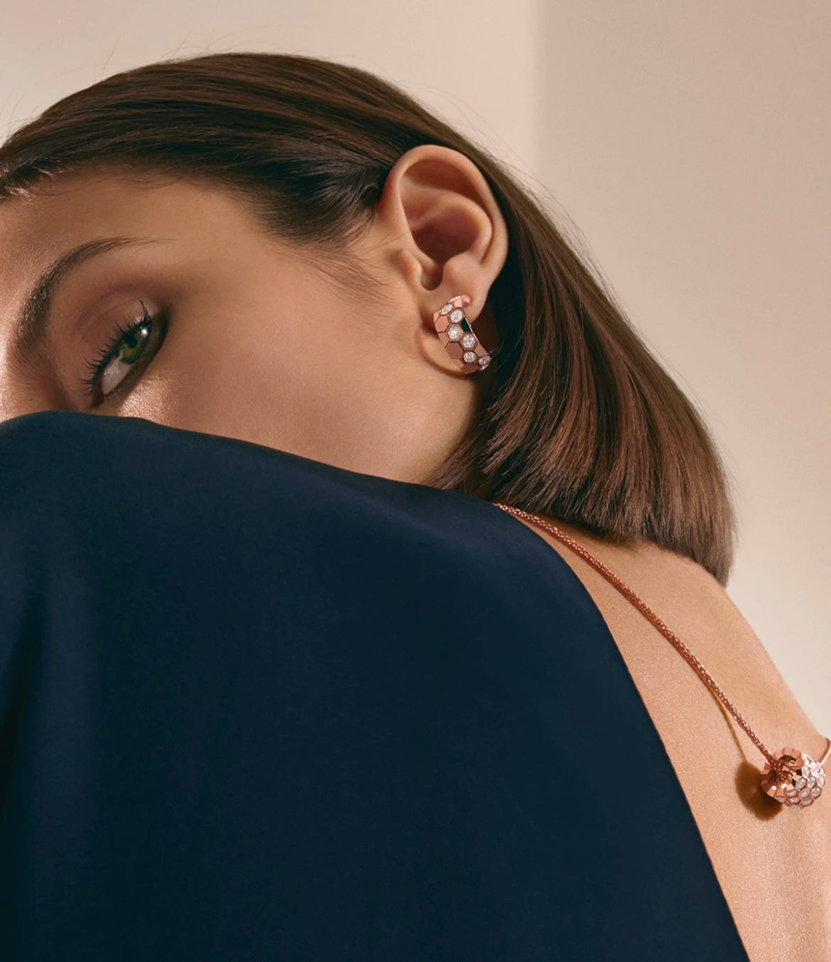 [BLUE TEARS]BEE LOVE DIAMOND HOOP EARRINGS