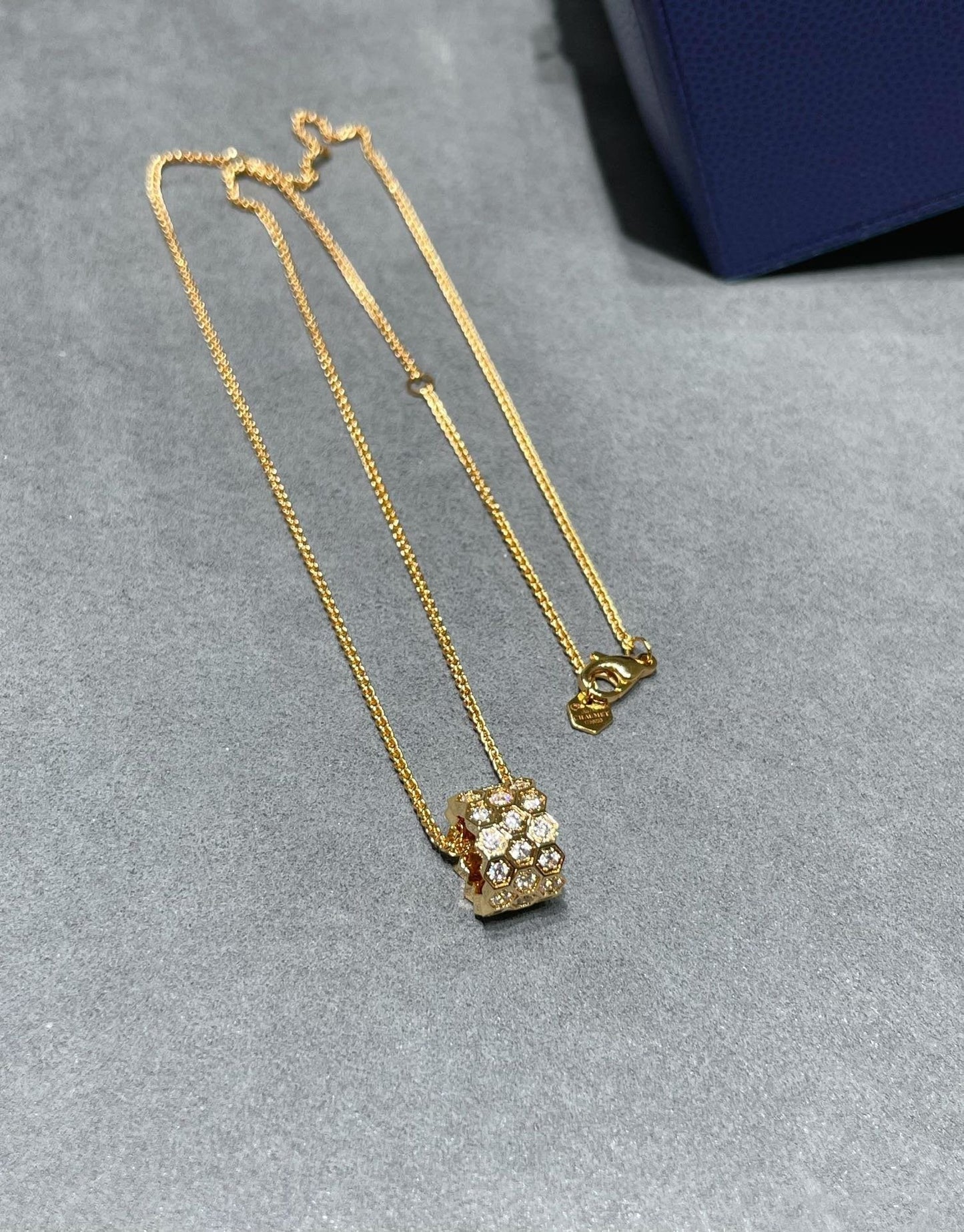 [BLUE TEARS]BEE LOVE DIAMOND PAVED 3 ROW NECKLACE