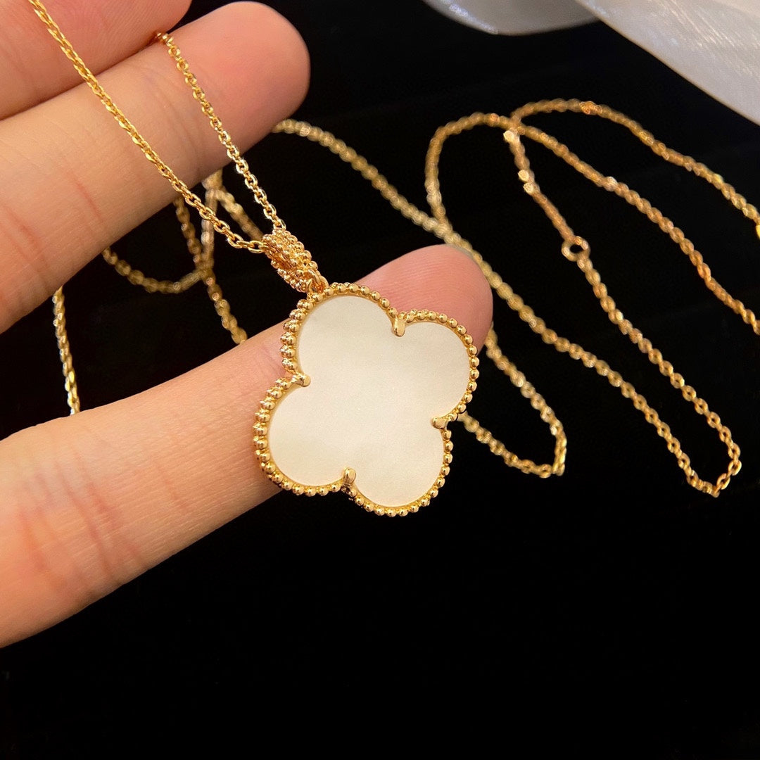 [BLUE TEARS]CLOVER 25MM MOP LARGE PENDANT NECKLACE