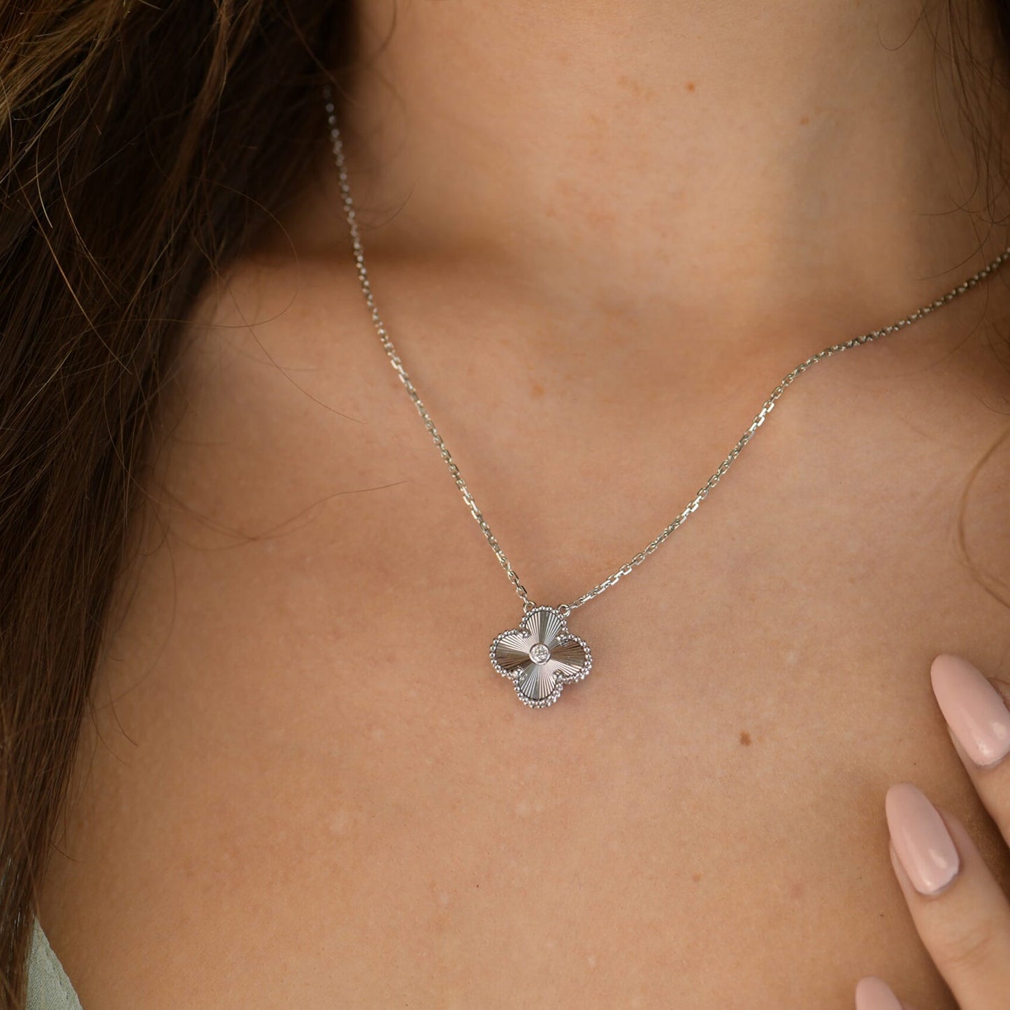 [BLUE TEARS]CLOVER  15MM DIAMOND LASER NECKLACE SILVER