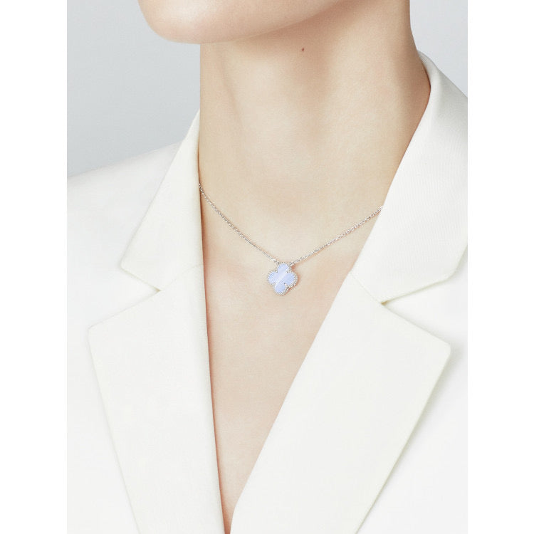 [BLUE TEARS]CLOVER 15MM BLUE CHALCEDONY NECKLACE SILVER