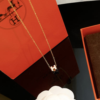 [BLUE TEARS]H WHITE SQUARE GOLD NECKLACE