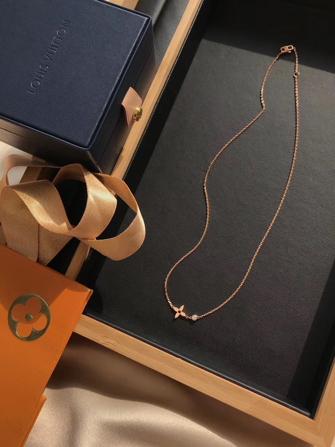 [BLUE TEARS]BLOSSOM PENDANT PINK GOLD AND DIAMOND