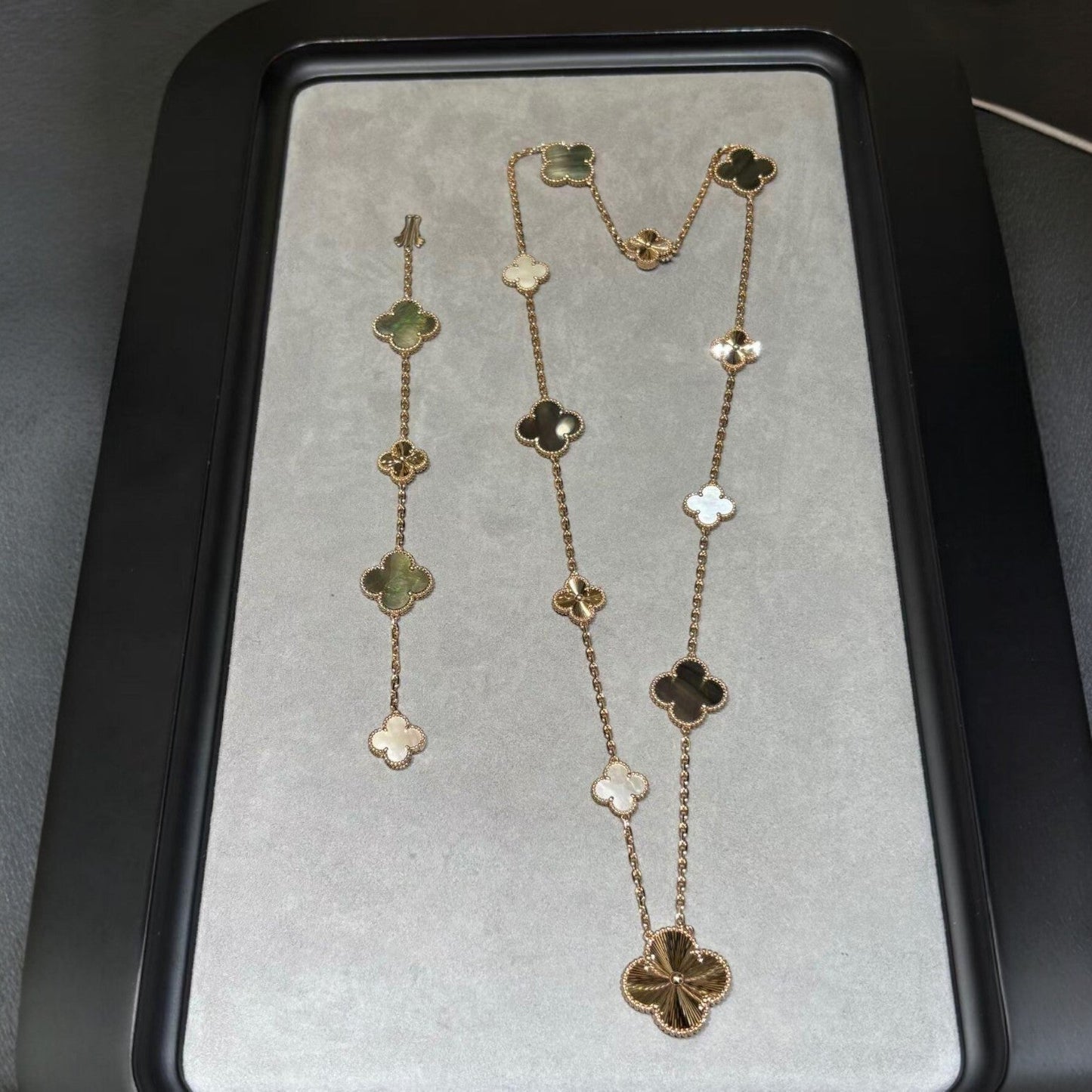 [Blue Tears]DETACHABLE CLOVER 15(11+4) FLOWER ROSE GOLD NECKLACE SET