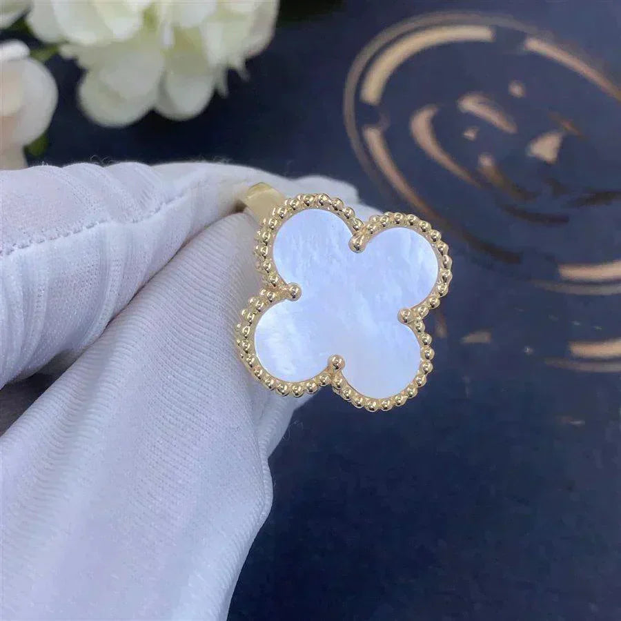 [BLUE TEARS]CLOVER WHITE MOP RING