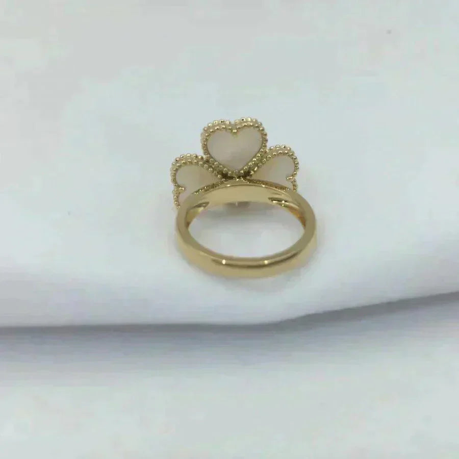 [BLUE TEARS]SWEET CLOVER WHITE MOP RING