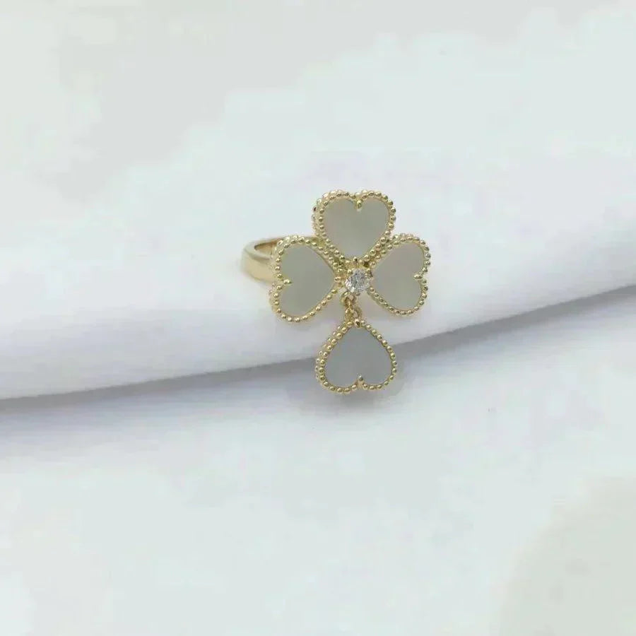 [BLUE TEARS]SWEET CLOVER WHITE MOP RING