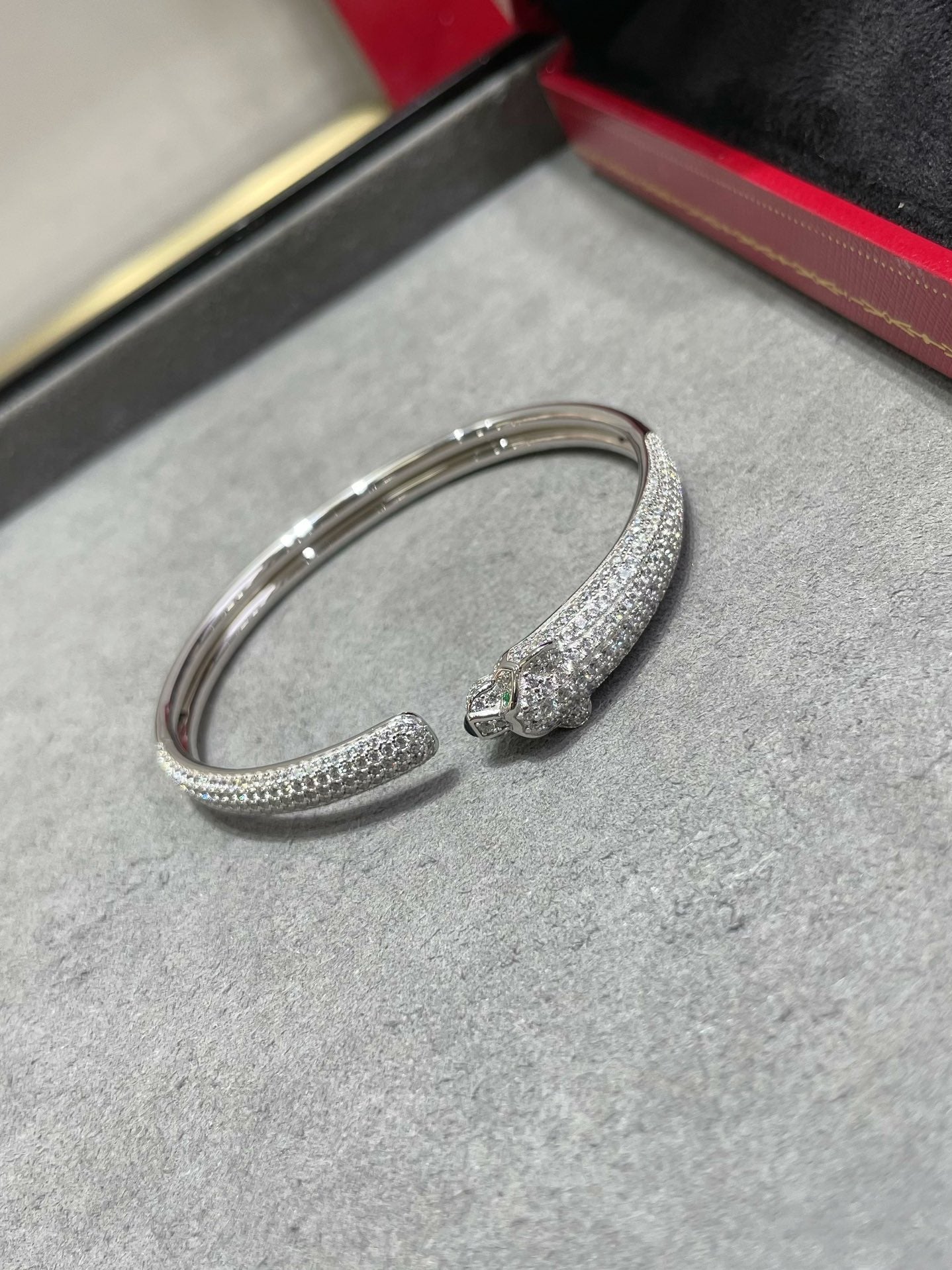 [BLUE TEARS]PANTHERE FULL DIAMOND OPEN BRACELET