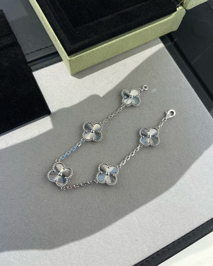 [BLUE TEARS]CLOVER SILVER 5 MOTIFS BRACELET